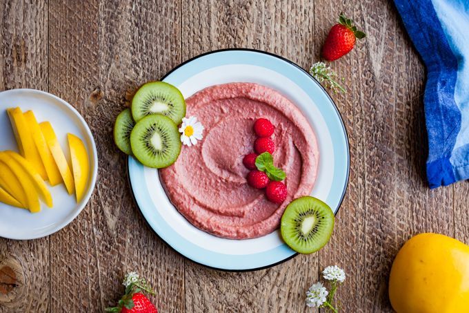 Strawberry Beet Dessert Hummus #desserthummus Strawberry Beet Dessert Hummus | Carrots & Flowers #desserthummus