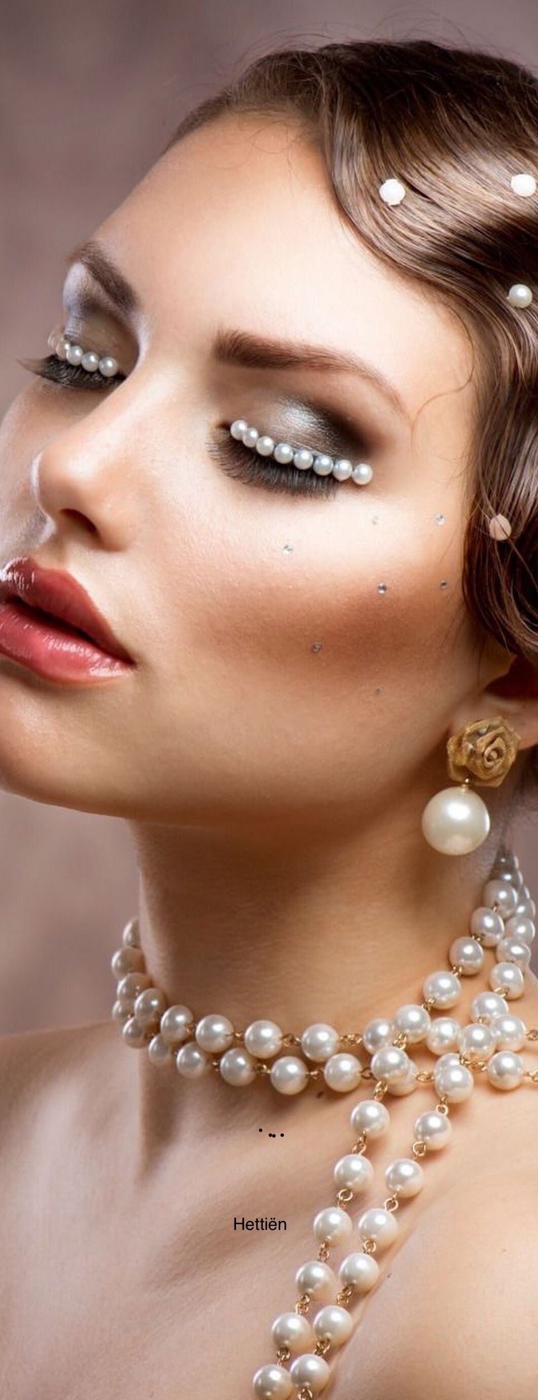 Pin by Hettiën on Alluring lips | Dramatic wedding makeup, Wedding ... Wedding Eye Makeup