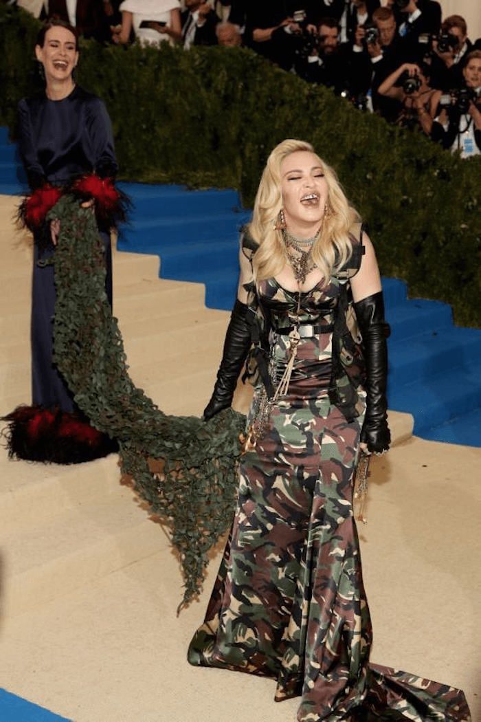Sarah Paulson Flipped Out Over Meeting Madonna At The Met Gala She S A Meme Now Sarah Paulson Celebs Sarah