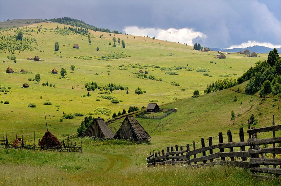 Via Why I Love Romania Facebook Page - Around Băișoara, Muntele Mare ...