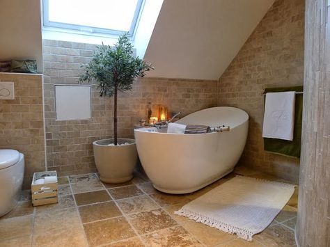 Mediterranes Badezimmer mit freistehender Badewanne. - Yeli ... Mediterranes Badezimmer mit freistehender Badewanne. - Yeli ...