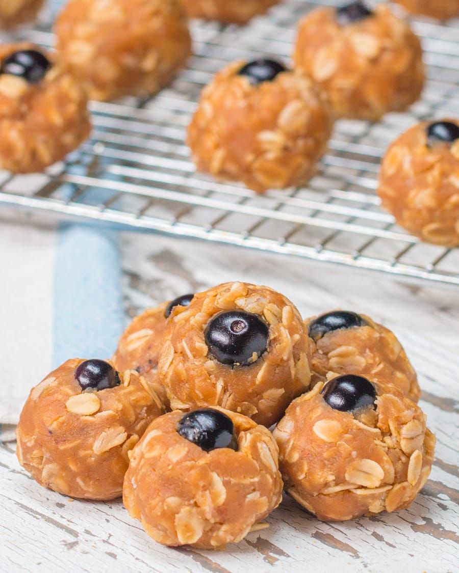 You Can Make Healthy Homemade Dog Treats For Your Pupperino With