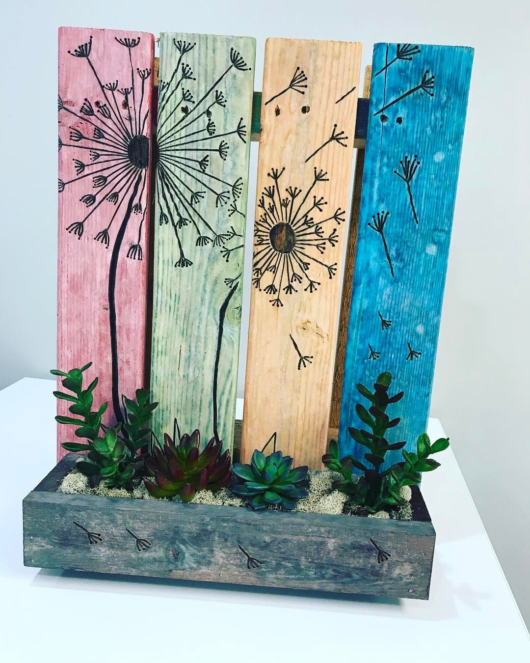 Pallet Crafts, Diy Wood Projects, Wood Crafts, Diy And Crafts, Art Projects, Arte Pallet, Pallet Art, Pallet Painting, Painting On Wood