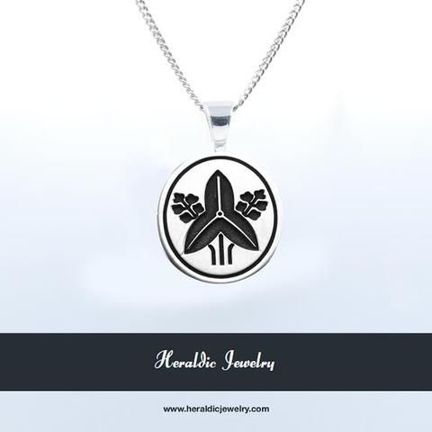Japanese Mon Family Crest Pendant - Japanese Family Crest Pendant Japanese Mon Family Crest Pendant - Japanese Family Crest Pendant
