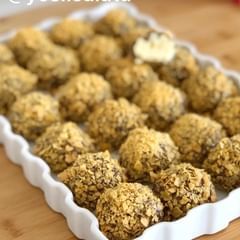 Instagram'da Yesilsalata .. Tescilli Marka: “Aksam çayının yanina yetişir bence 🙊🙊😋😋😋 Kıyir kiyir bol cikolata kapli bu harika kurabiyenin tarifi sizler icin 👇👇👇👇👇👇…” Almond, Instagram, Food, Essen, Almond Joy, Meals, Yemek, Almonds, Eten
