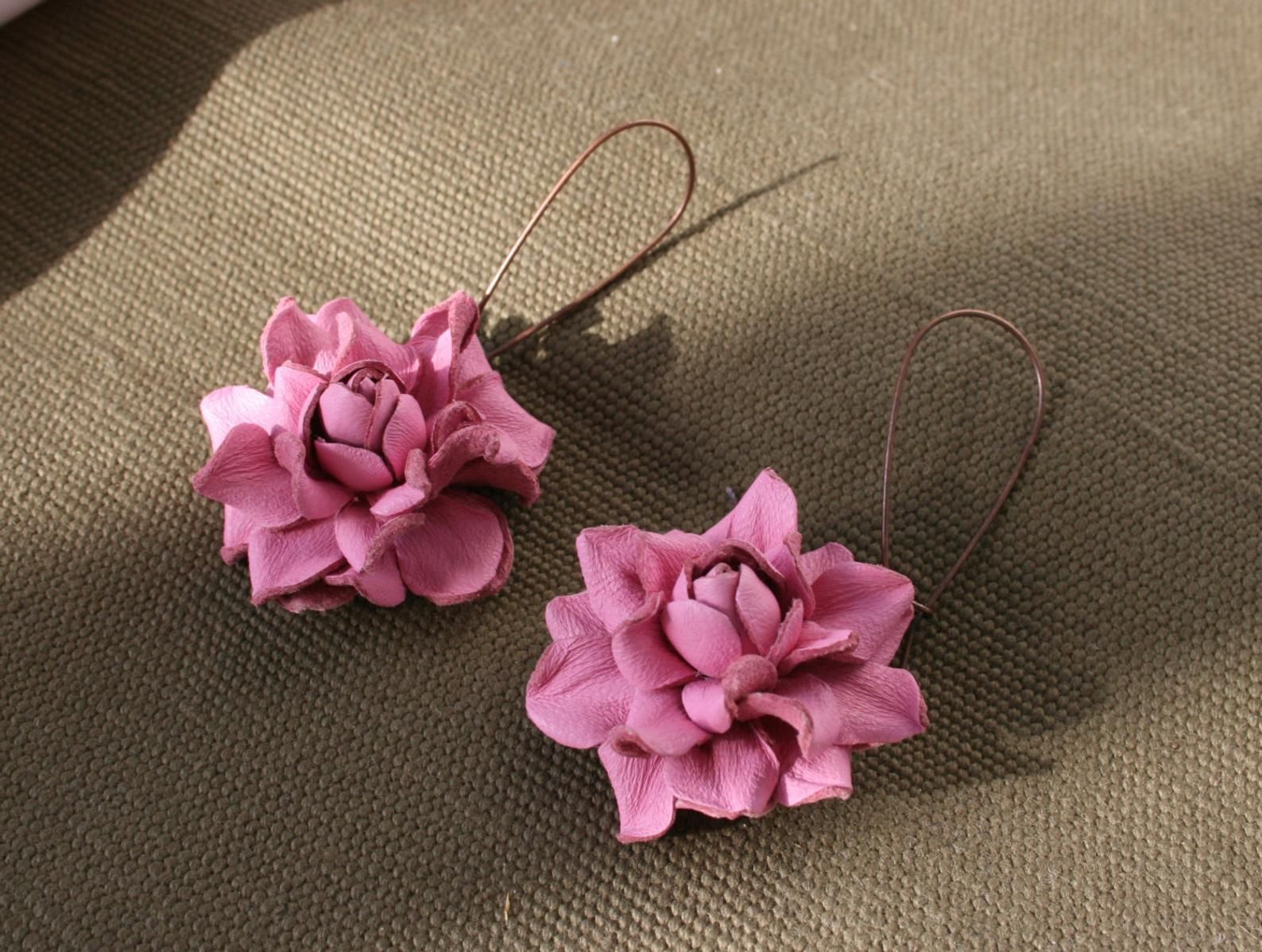 Mezclar Colores 10pcs De Piel Flores Borlas Pendientes De La Franja Llavero Realizaci/ón//Cortina Accesorios De Coser Sacos De Coches Colgante Borla De Flores