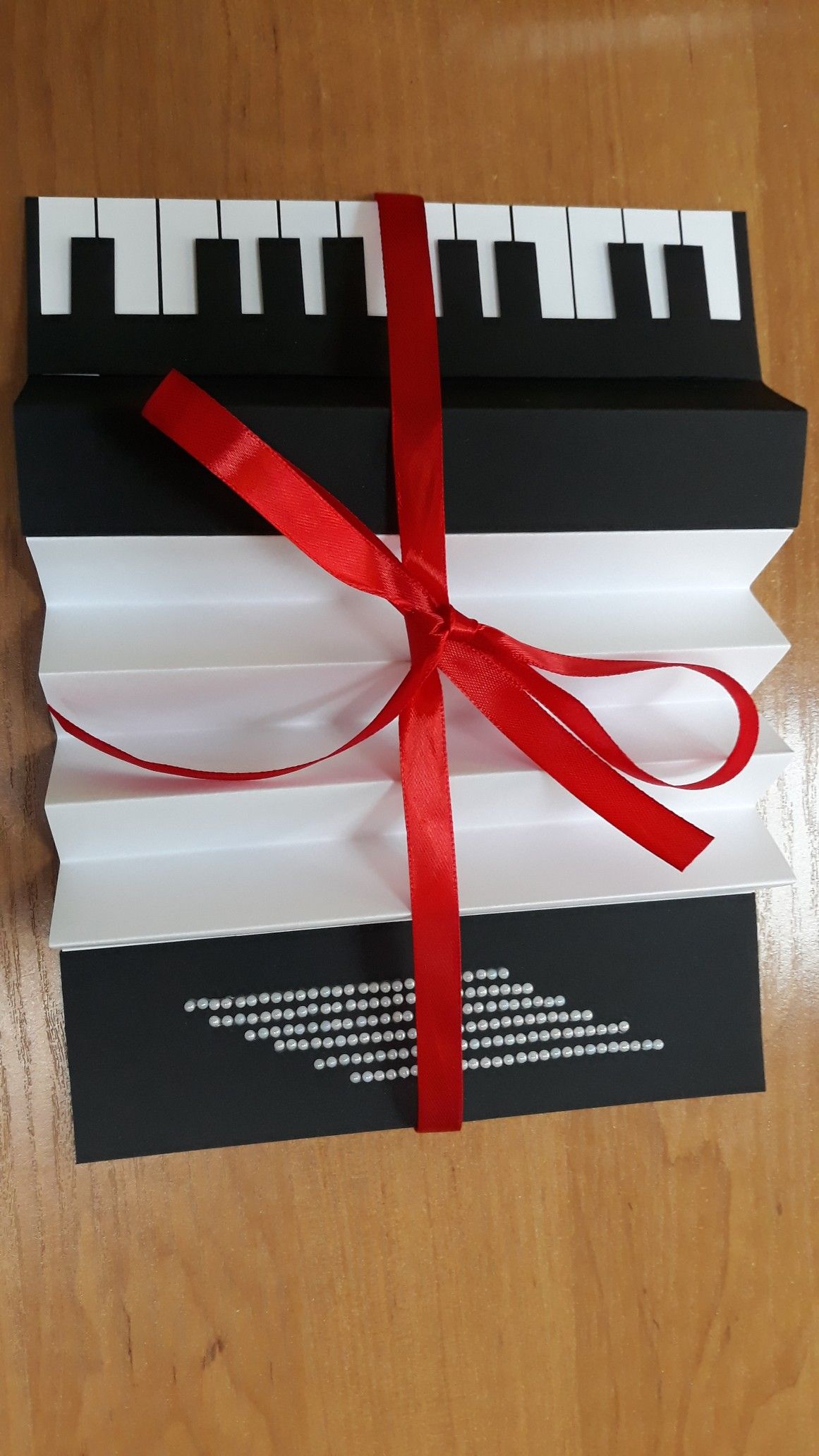 Accordion card | Accordion cards, Diy and crafts, Gift wrapping