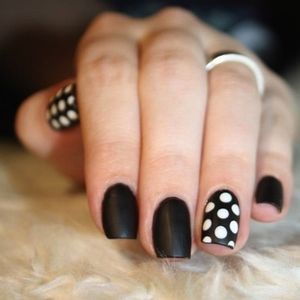 保存版 意外と簡単 白黒シックなおとなかわいい海外ネイルまとめ Naver まとめ White Nail Art Polka Dot Nails Black And White Nail Art 保存版 意外と簡単 白黒シックなおとなかわいい海外ネイルまとめ Naver まとめ White Nail Art Polka Dot Nails Black And White Nail Art