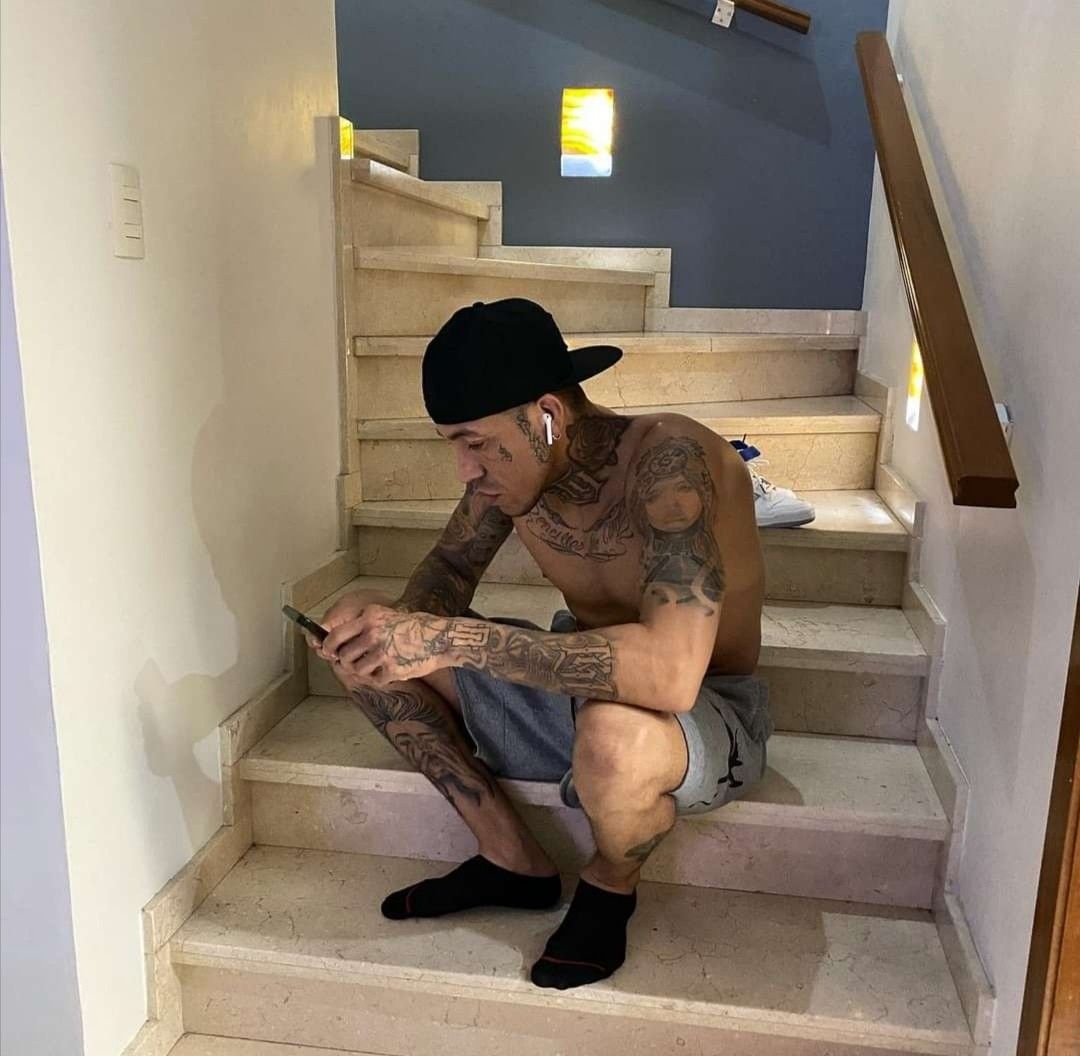 Lefty Sm en 2023 | Raperos, Poses para fotos, Rap