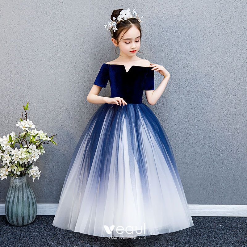 Elegant Navy Blue Gradient-Color Suede Flower Girl Dresses 2019 Ball Gown Off-The-Shoulder Short Sleeve Floor-Length / Long Ruffle Backless Wedding Party Dresses Dresses Elegant, Fancy Dresses, Pretty Dresses, Beautiful Dresses, Dresses Dresses, Little Girl Gowns, Gowns For Girls, Frocks For Girls, Kids Party Dresses