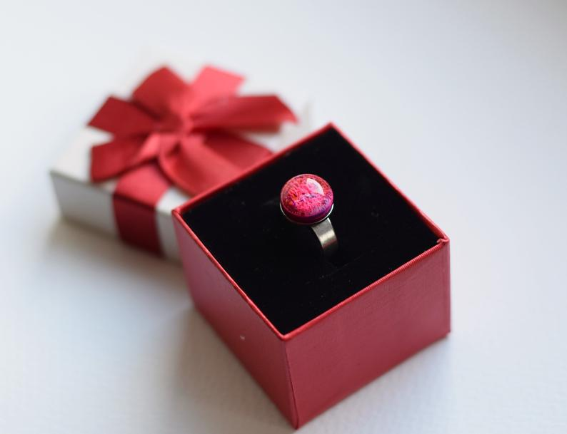 Czerwony Pierścionek Pierścionek ze Stali Nierdzewnej i | Etsy Red Rings, Water Activities, Ink, Make Color, Unique Rings, Statement Rings, Jewelry Box, Bloom, Resin