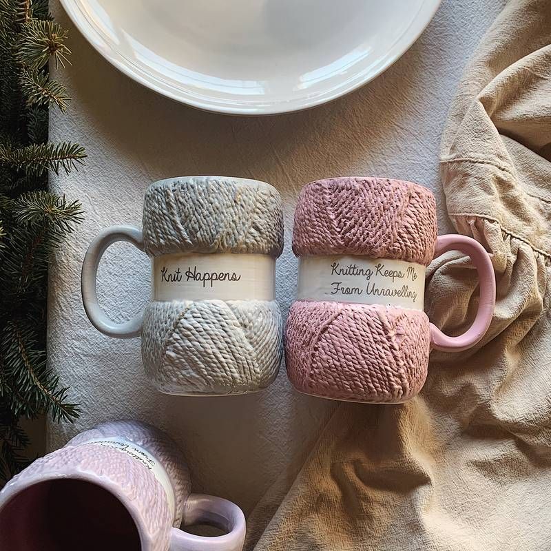 Unwind with a cup of tea with this ceramic knitting mug. Beautiful detailing makes This Mug Look Just Like a Ball Of Wool! The hilarious sentence adds humour! This cup is sturdy and durable with exquisite workmanship Easy to clean A perfect gift for anyone who enjoys knitting and crocheting Material - Ceramic Porcelain Capacity - 450ML Please note - Due to the light and screen difference, the colour may be slightly different from the pictures. Colours available - Blue - ' I Like Big Balls And I Cerámica Ideas, Gift Ideas, Keramik Design, Creative Coffee, Unique Coffee Mugs, Big Coffee Mugs, Best Birthday Gifts, Birthday Parties, Hand Shapes
