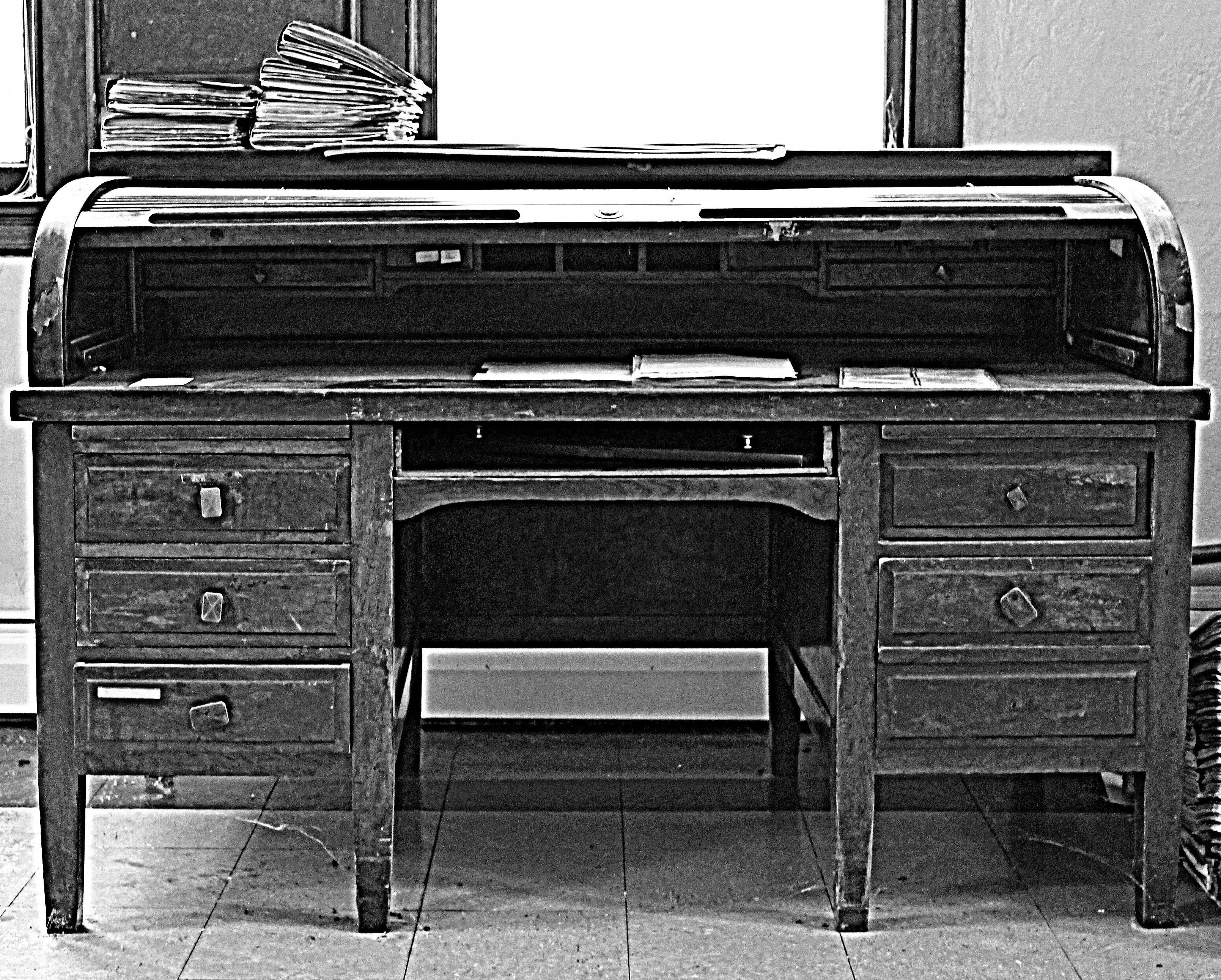 Cherry Mahogany Executive Desk In Evrything4sale S Garage Sale Madison Ms Executive Desk Desk Furniture Sale