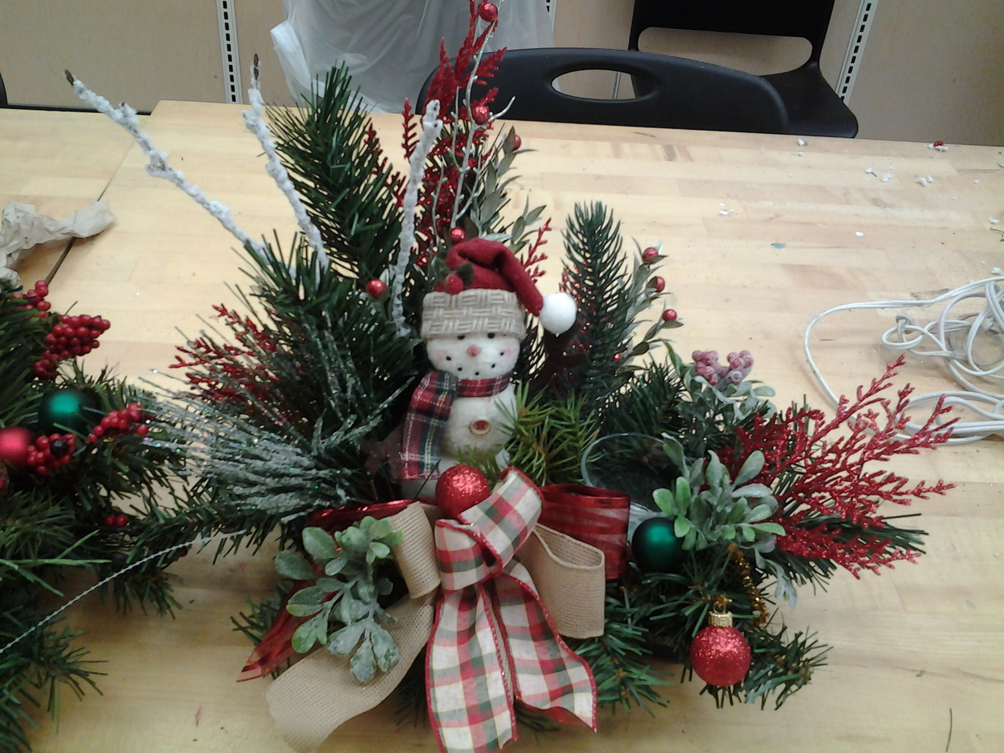 Snowman Tabletopcindy 2717 Christmas Floral Arrangementschristmas Centerpiecesfloral Centerpiecestable Centerpiecesdiy Snowman Tabletopcindy 2717 Christmas Floral Arrangementschristmas Centerpiecesfloral Centerpiecestable Centerpiecesdiy