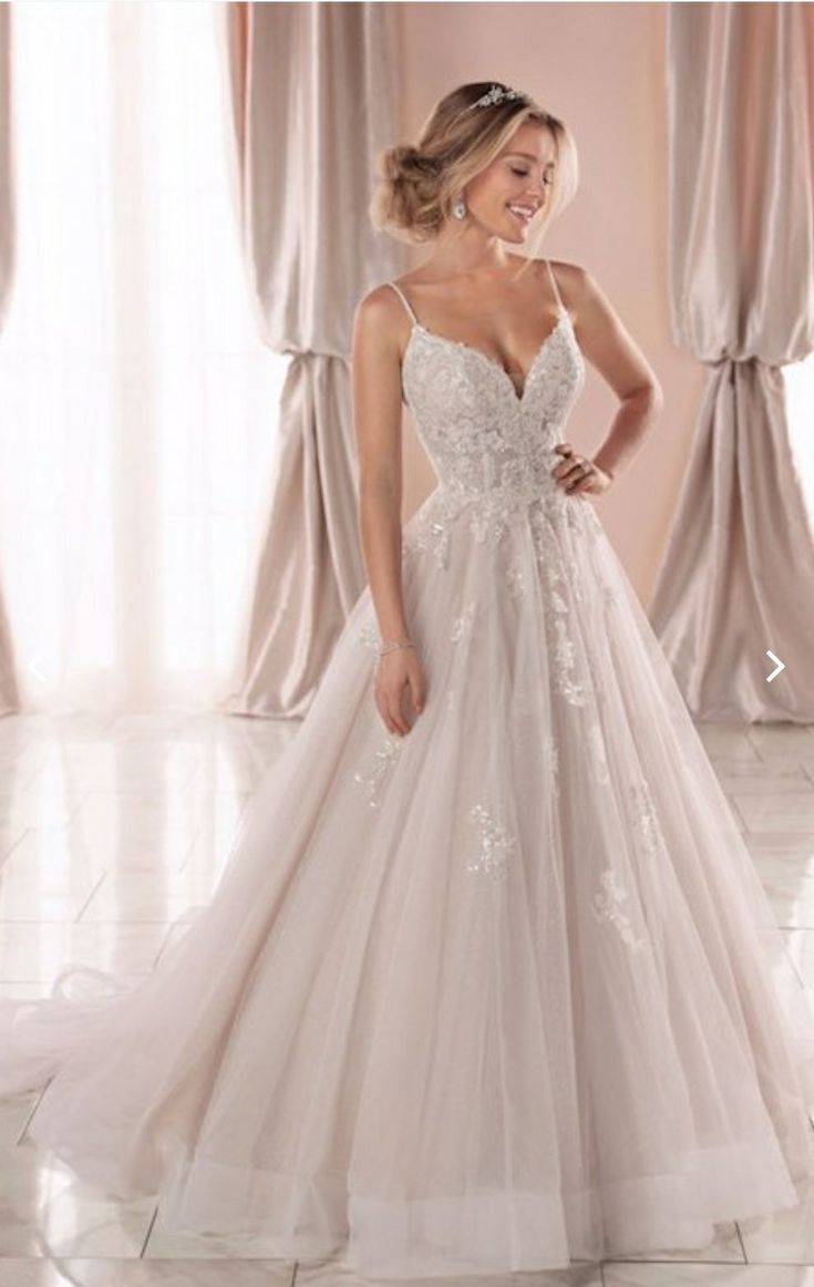 Wedding Dresses With Straps, Cute Wedding Dress, Wedding Dress Trends, Best Wedding Dresses, Bridal Dresses, Dream Wedding Dresses Princesses, Wedding Ideas, Haley Paige Wedding Dress, Bridesmaid Dresses