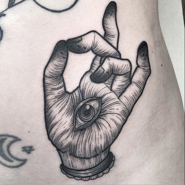 By @lucky_luchino To submit your work use the tag #btattooing And don't forget to share our page too!#tattooartist #tattooist #tattooing #tattoos #tattoo #blacktattooing #new #black #ink | Artist: @blacktattooing Tatoo Henna, B Tattoo, Dark Tattoo, Leg Tattoos, Black Tattoos, Body Art Tattoos, Small Tattoos, Tattoos For Guys, Cool Tattoos