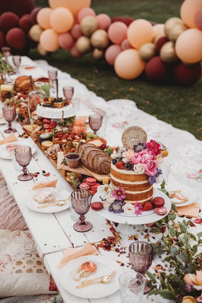 If you are looking for a party you won't forget, get ready! This Lavish Baby Sprinkle by Kyree Harvey of Miss Kyree Loves will have you swooning and cooing in an instant! Overflowing with gorgeous blooms and a whole lotta sweet details, this event is certain to please! So scroll down, do not wait and be sure to check out these amazing party ideas + elements along the way: Baby Themed Sugar Cookies Gorgeous Grazing Table Quilt & Pillow Seating Flower-topped Naked Cake White Plat Deco Baby Shower, Fiesta Baby Shower, Baby Showers, Bridal Shower, Picnic Birthday Party, Birthday Dinners, Picnic Party Food, Beach Picnic Party, 26 Birthday