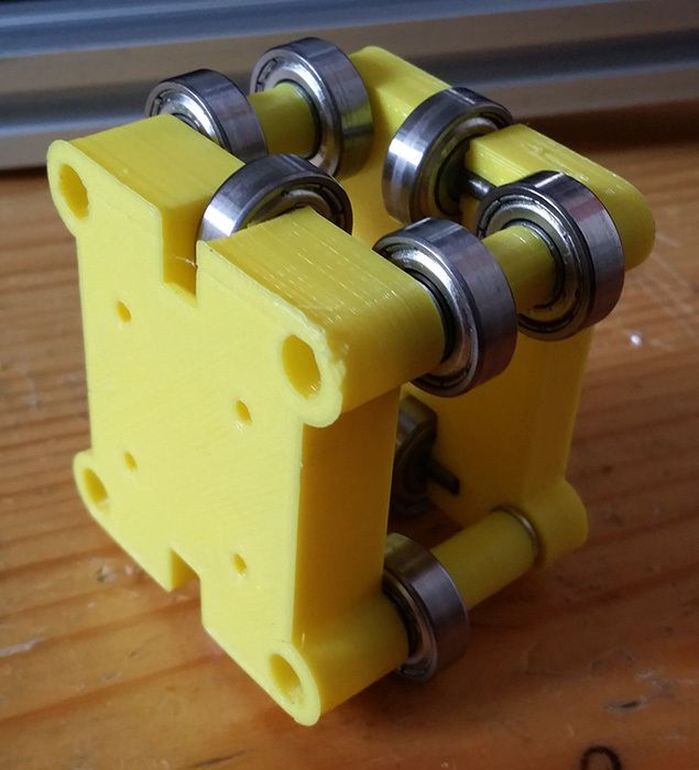 Bearing slider for 2020 Aluminium rod by ustkl Thingiverse 3d Printer