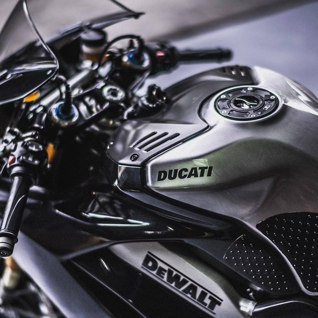 Carbonvani Ducati Panigale V4 V4s Full Carbon Fairing Set Road
