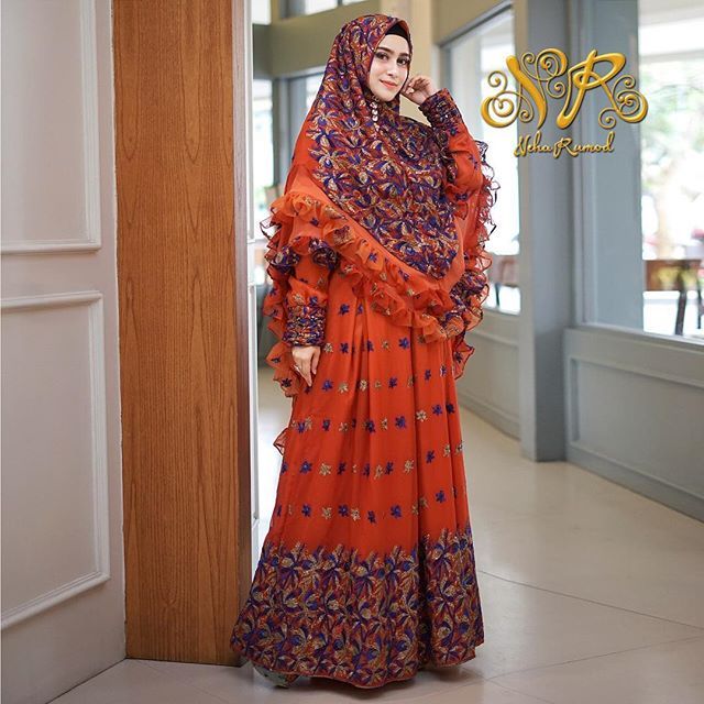 ⚜️PEKANBARU BOUTIQUE⚜️ (@neharumod) • Photos et vidéos Instagram Recomended, Streching, Hijabi, Long Sleeve Dress, Long Dress, Hijab Fashion, Abaya Style, Sari