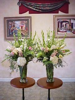 More Traditional Pieces To Go On Top Of Pedestals For The Ceremony Altar Flowers For A Wedding