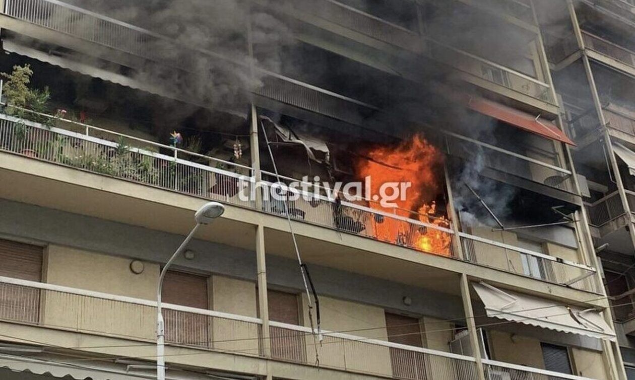 Στο νοσοκομείο μεταφέρθηκε με ελαφρά εγκαύματα στα χέρια, γυναίκα που βρισκόταν σε διαμέρισμα στον τρίτο όροφο πολυκατοικίας στην οδό Μάρκου…Περισσότερα... Thessaloniki, Neon Signs
