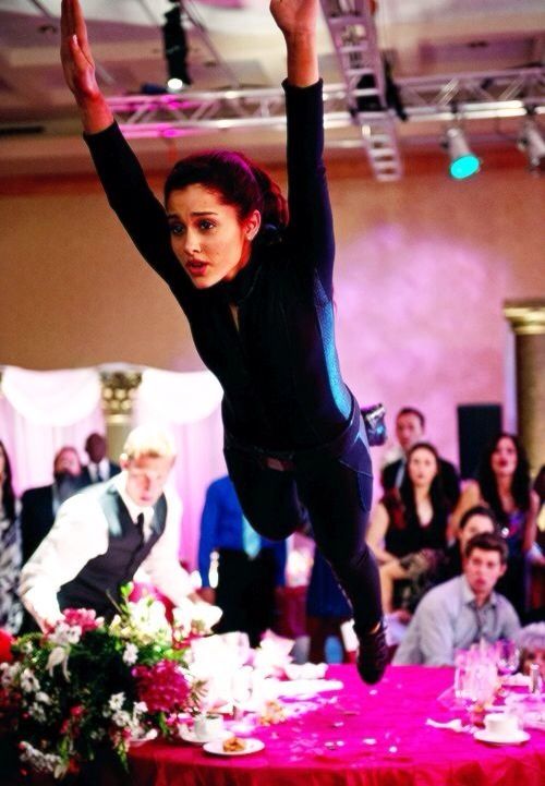 Christina model undresses on tabel hclips private home Amazing Ariana Grande On The Set Of Swindle