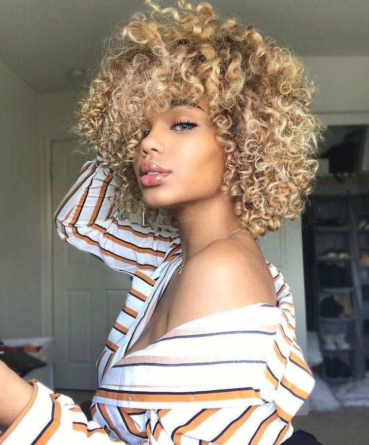 Curly blonde makeout skinny