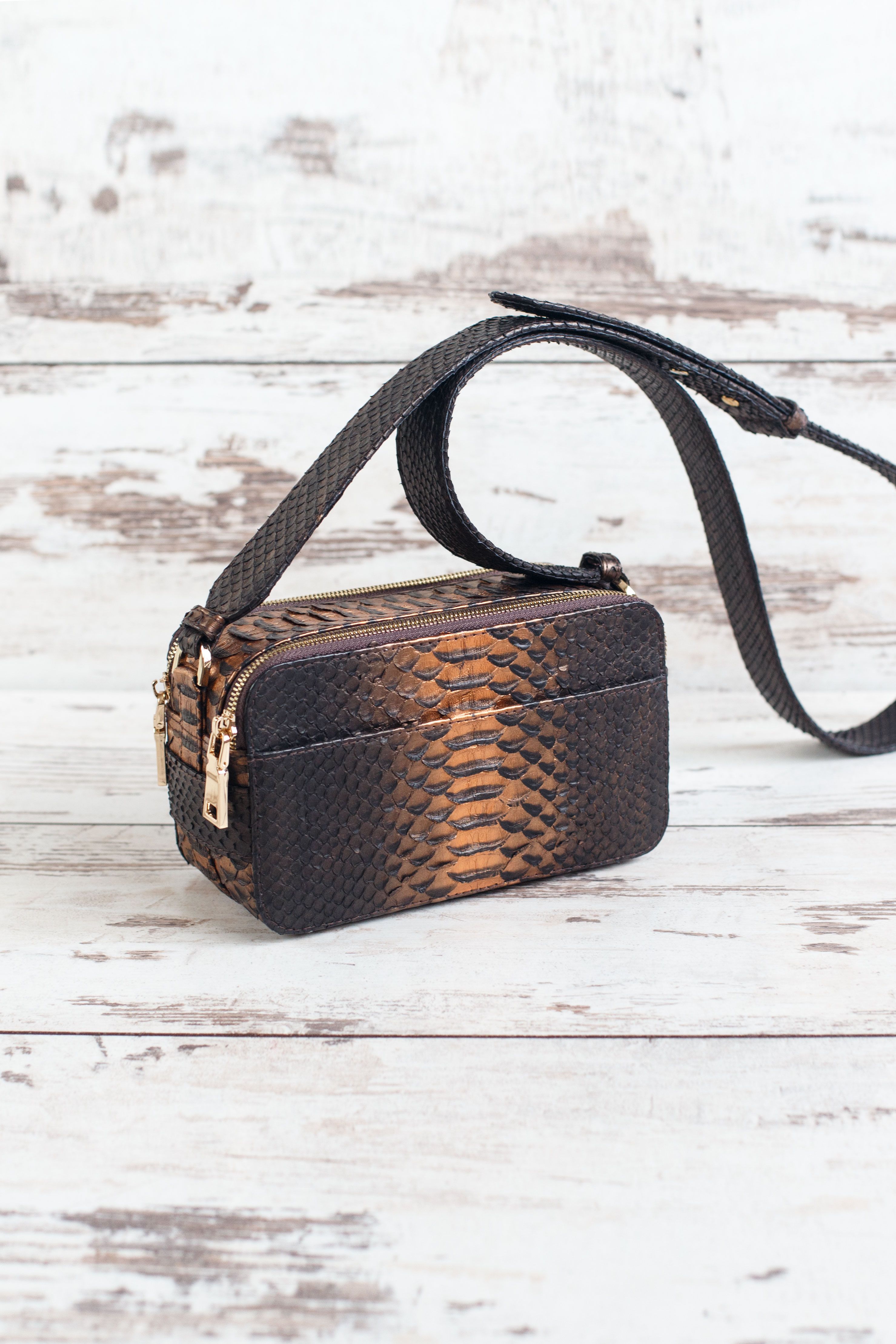 Python Bag Bronze by Pytoshashop. Fashion bags for the evening and casual outfit. Coffee Women's Handbag Metallic Leather Handbag. Top Handle Grey Gold Snake Skin Purse Exotic Leather Luxury Shoulder Bag. New Snake Skin Handbag Mid Size. This bag is also perfect as a gift for her🎁 #genuinepython #handmadebag #pythonshoulderbag Leather Handbags, Women Handbags, Python Bags, Snake Skin Handbag, Leather Industry, Gold Snake, Genuine Leather Bags, Grey And Gold, Perfect Bag