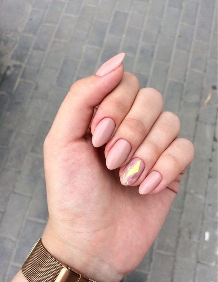 Ongles en amande courts : 50 idées de manucures chics | Gel nails ...