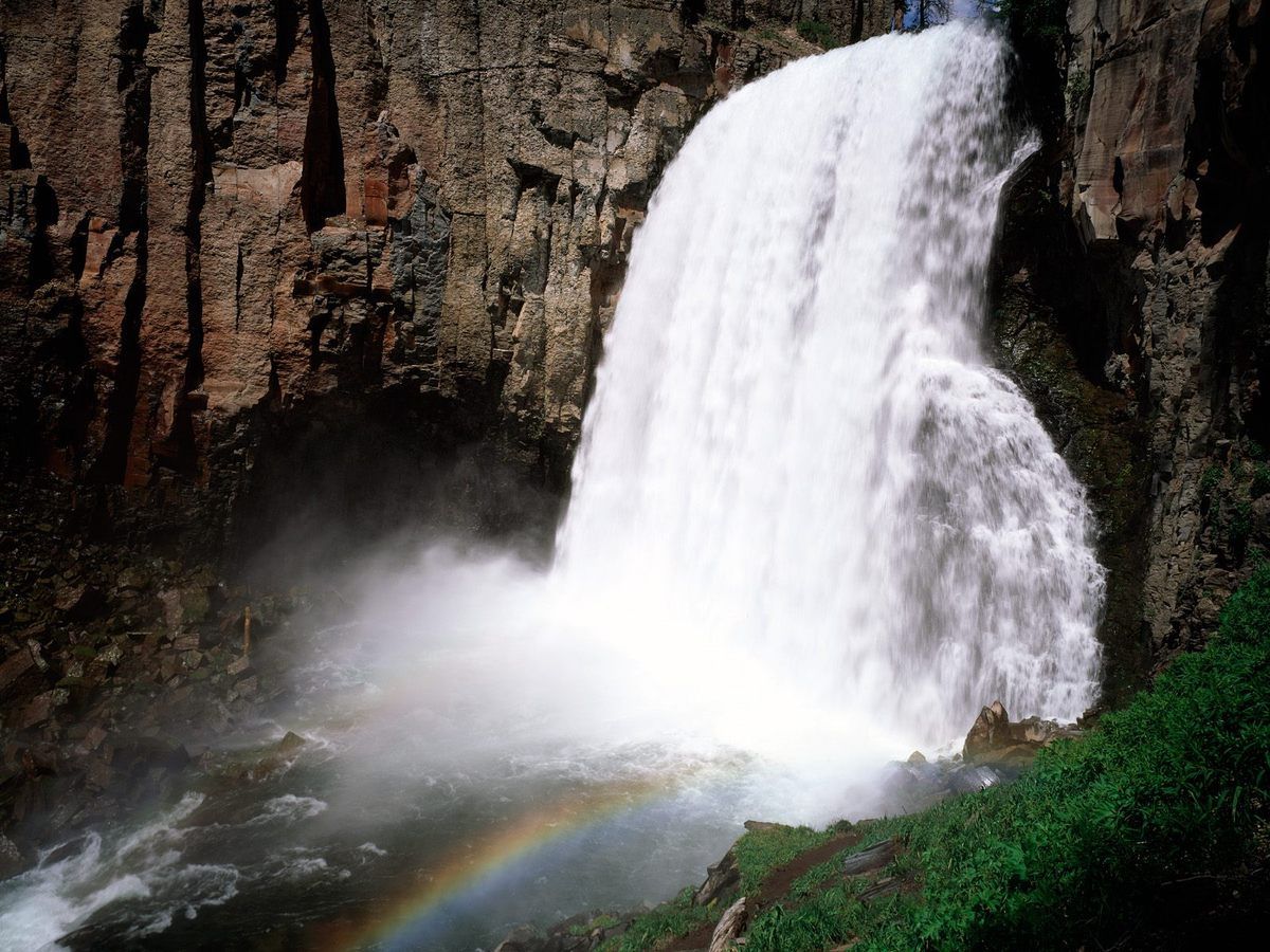 Anna Ruby Falls North Of Helen Photo By David Carswell Scenic Mountain Waterfall Favorite Places