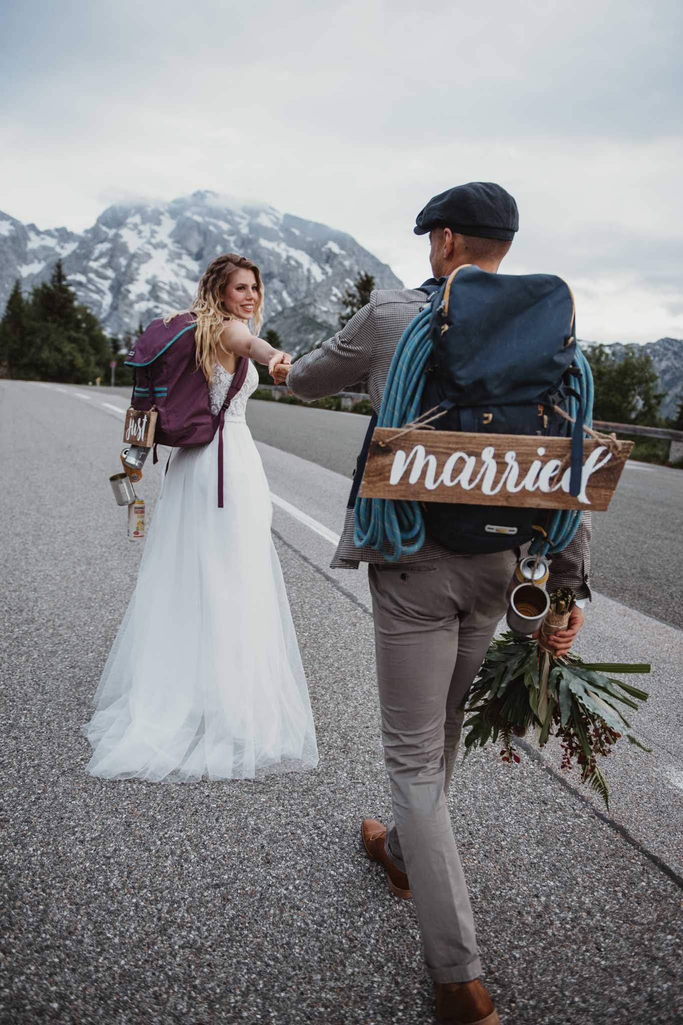 #weddingphotography #salzburgweddingphotography #salzburghochzeitsfotografie #hochzeitsfotografie #destinationwedding #salzburgweddingphotographer #salzburgphotographer #austriaweddingphotographer #weddingphotos #weddinginspiration #wanderlust #wanderlustwedding #mountainwedding #berghochzeit #inspirationwedding #creativwedding #brideandgroom #weddingideas #adventuresession #elopementphotographer #elopement English Style, Salzburg, Mountain Wedding, Just Married, Portrait, Elopement Photographer, Weddingideas, Find Image, Destination Wedding