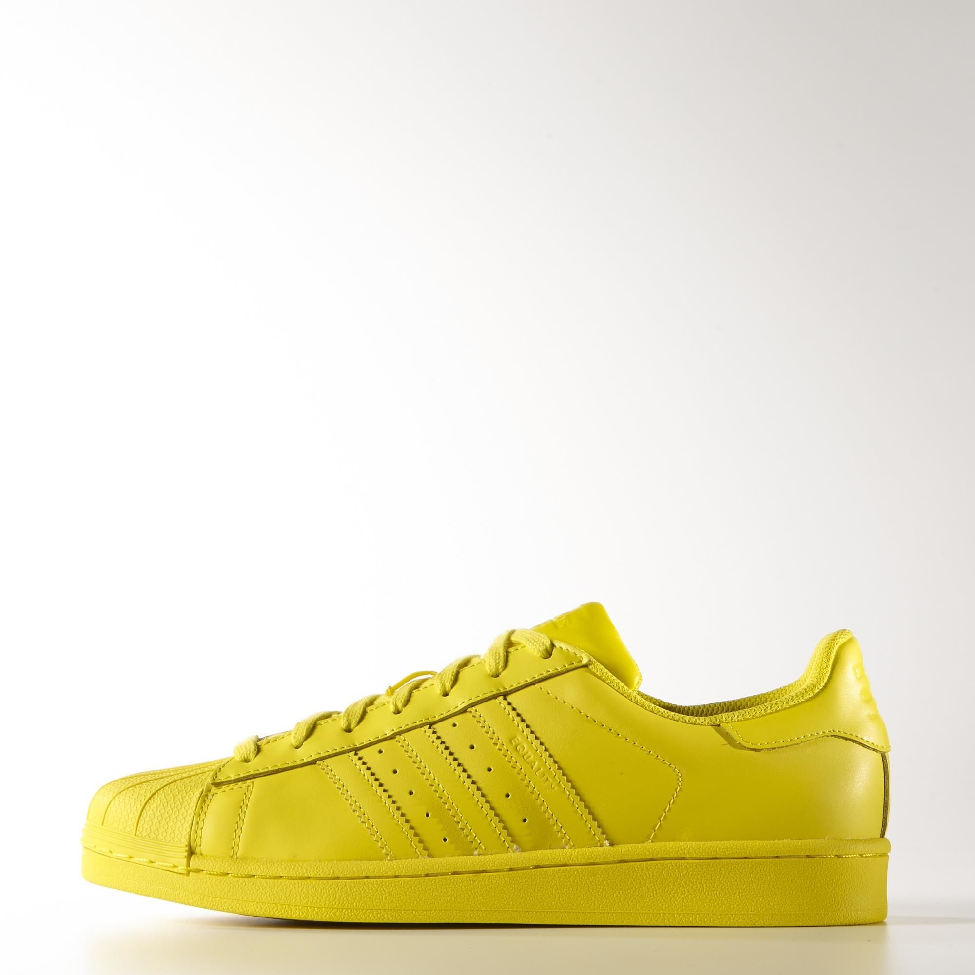 superstar amarillos