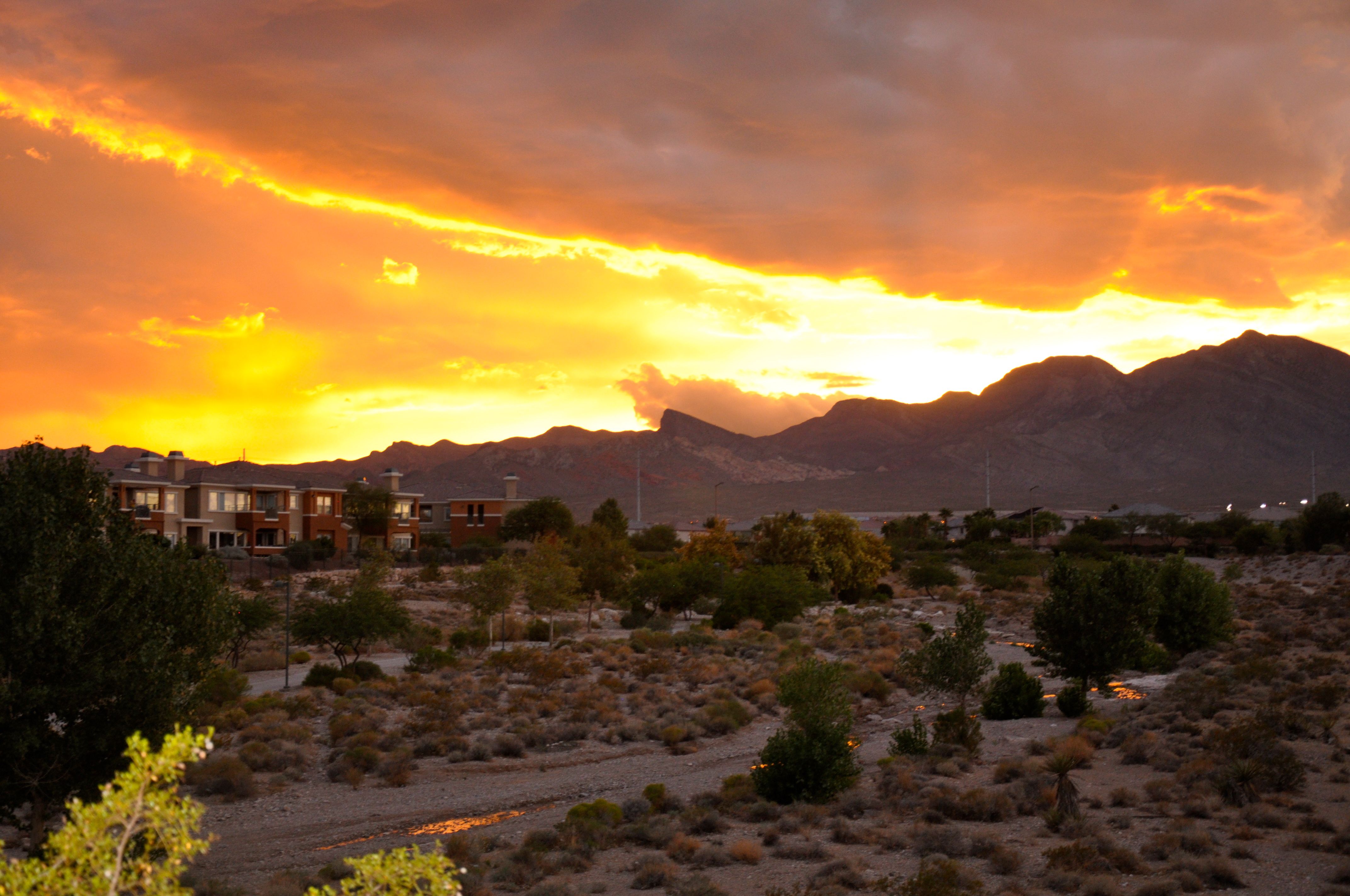 Science explains Las Vegas' bold and beautiful sunsets