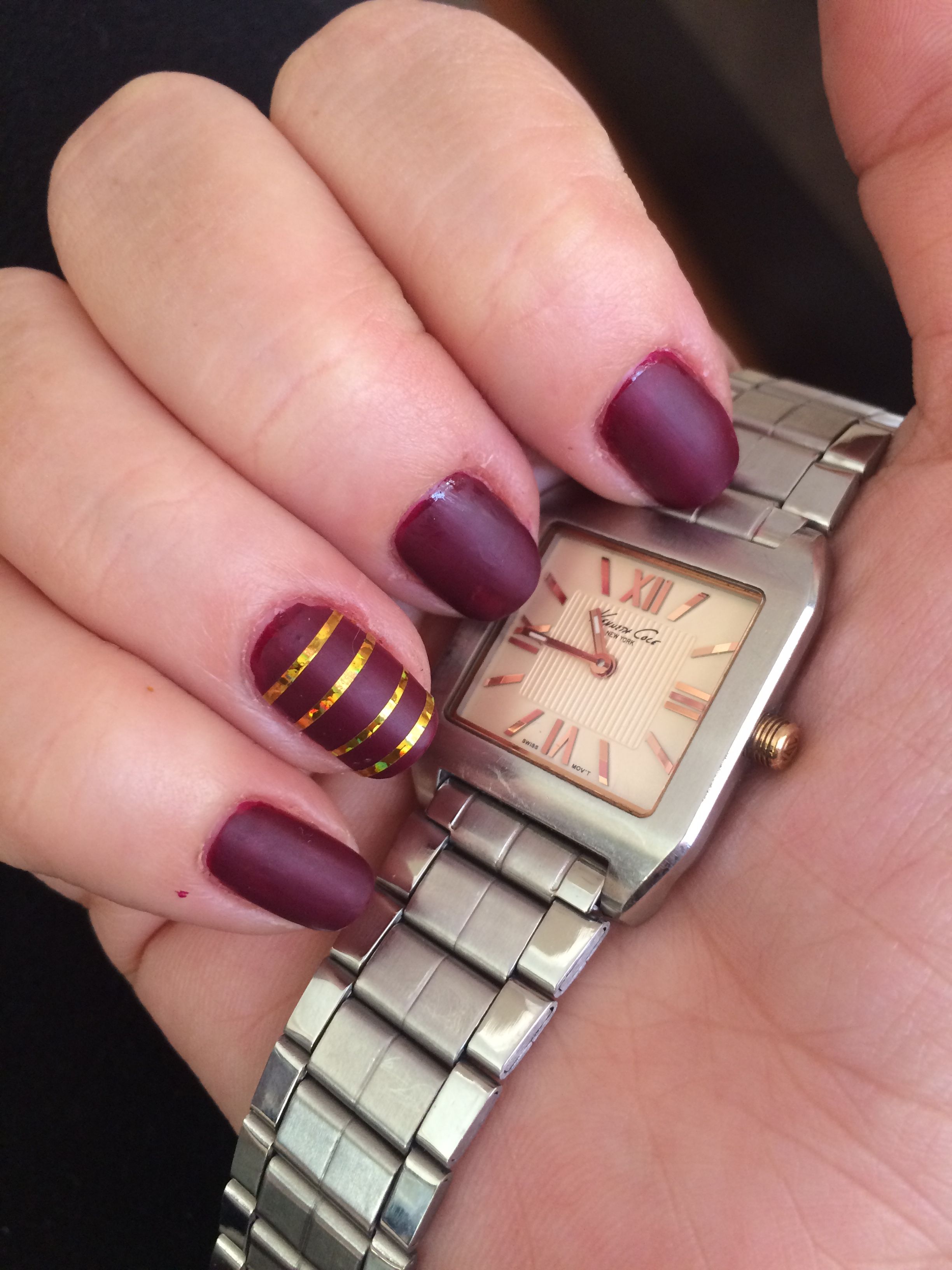 Nail Art Gold Stripes Red Bordeaux Nail Art Gold Stripes Red Bordeaux