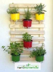 Kit Painel Jardim Vertical Suspenso Unidade 100x50cm Horta - R$ 262,00 Planter Pots, Yard, Outdoor Structures, Patio, Garden Ideas, Diy, Home Decor, Wall Vases, Wood Gardens