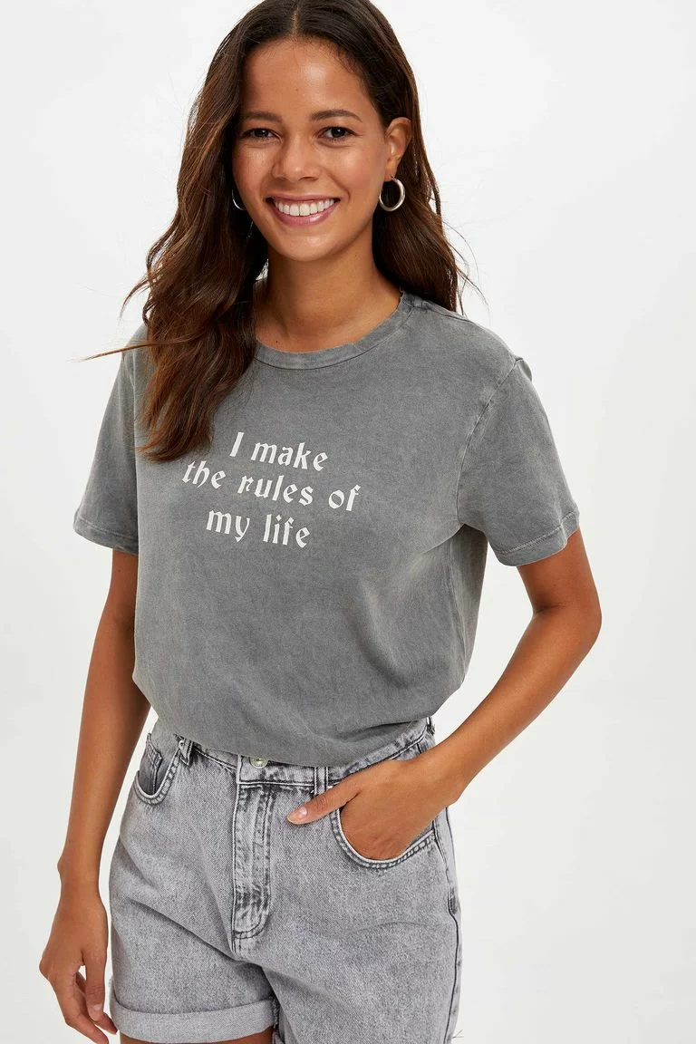 Baz Adli Kullanicinin Tshirt Panosundaki Pin Kadin Kadin Giyim Shopping