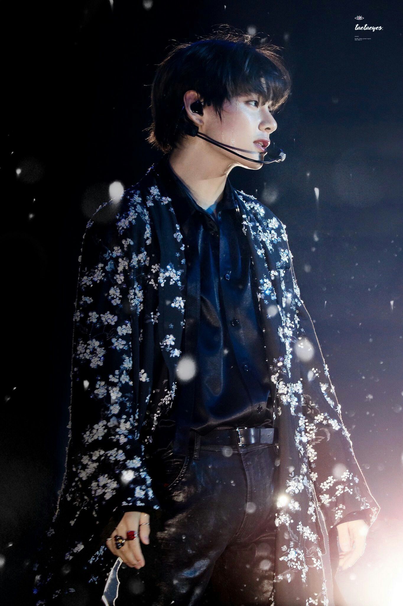 KIMTAEHYUNG V SINGULARITY BTS KPOP | Kim taehyung, Bts taehyung, Taehyung