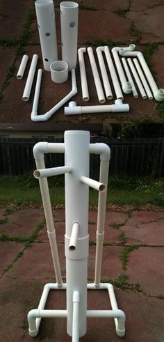 We have loved the idea of a PVC wooden dummy (for beginners), it has a very low cost accessible to everyone (the original idea was found on kungfu2u.com).This training dummy is good for every martial art, from Wing Chun to 6DKF, Karate and so on, let's have a deeper look.Advantages:Ideal to get familiar with the basic movementsVery low costWaterproofEasily portable / removableAssemblable by anyoneNo need for special skills or technical toolsIt can be replaced / repaired easilyThe composition par Martial Arts Training Dummy, Wing Chun Martial Arts, Martial Arts Sparring, Best Martial Arts, Kung Fu Martial Arts, Martial Arts Styles, Martial Arts Techniques, Martial Arts Workout, Kung Fu Techniques