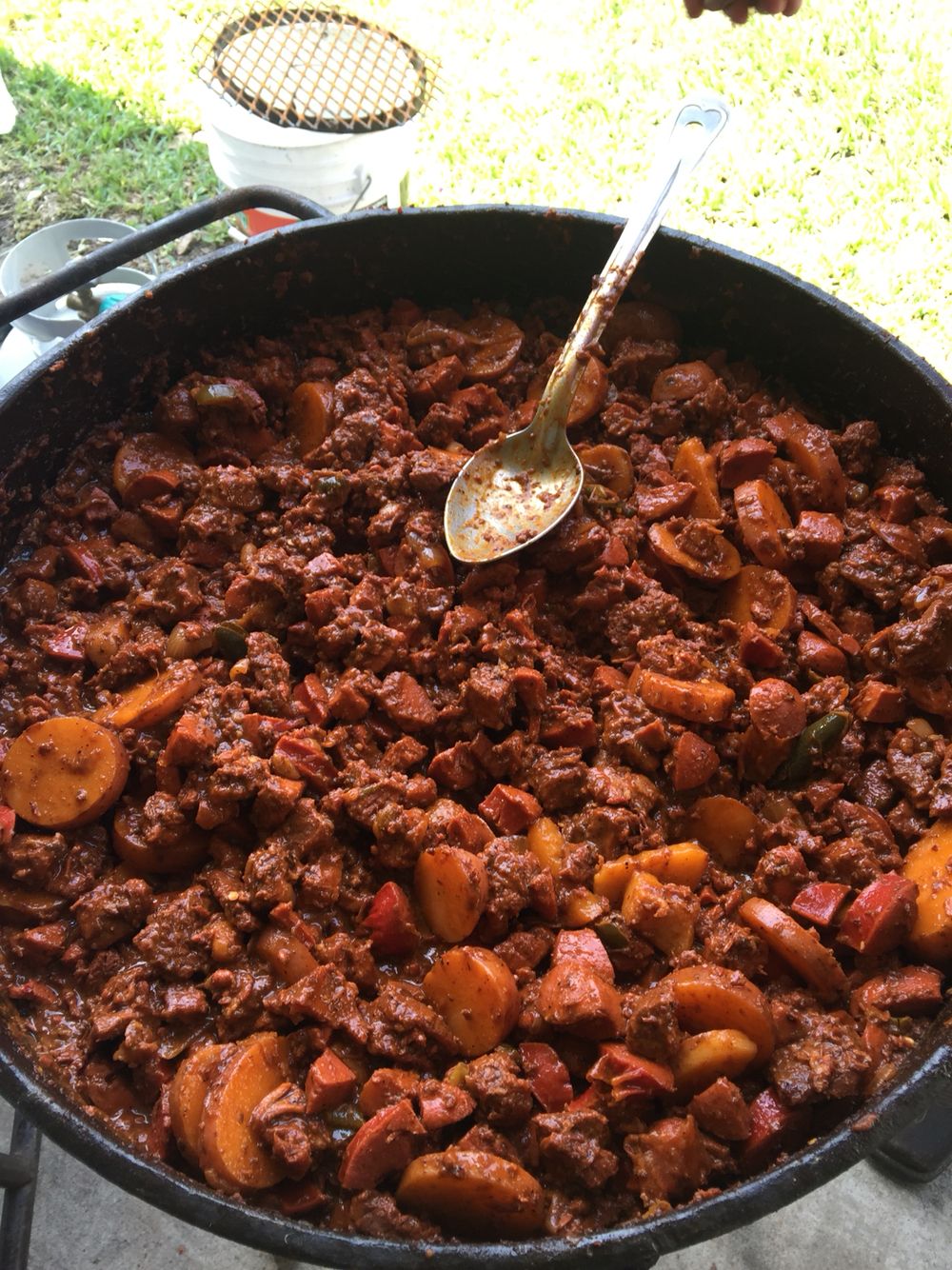 Mexican Discada Yummy Yummy Pork Beef Sausage Potatoes Opt Shrimp Various Spices Courtesy Of My Family Barre3 Recipes Food Mexican Food Recipes