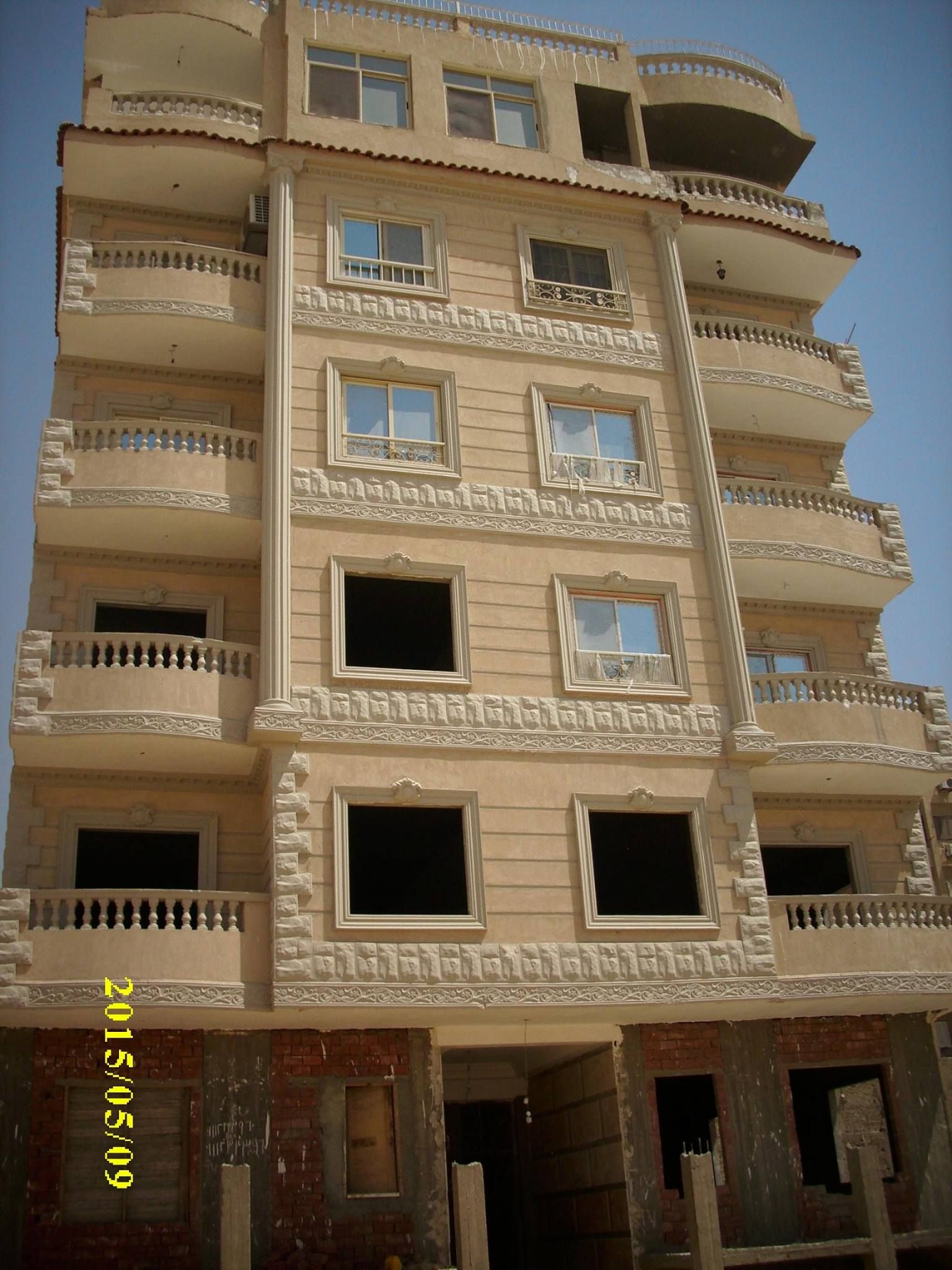 دور ارضى بحديقة و مدخل خاص 250 متر قسط على سنتين استلام فورى Apartments For Sale House Styles Mansions