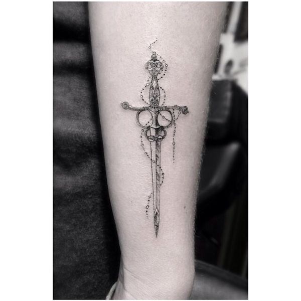 pinkacy lee scott on tattoos | pinterest | tatouage, Épée