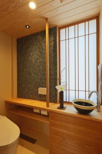 狭いからこそセンスが光る 参考にしたいトイレインテリア10選