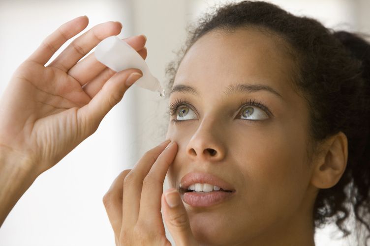 Can You Sleep With Your Contacts In You Really Shouldn T Be Sleeping In Your Contacts And Here S Why