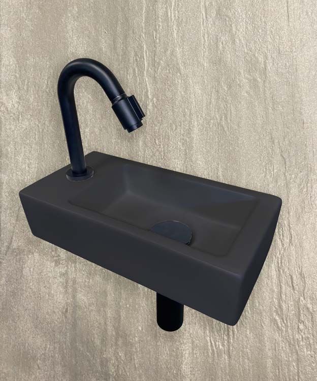 Afmetingen: 360x180x90 mm Uitvoering: links complete set bestaande uit: toiletkraan mat zwart, handenwasser quartz, sifon 11/4 mat zwart, plug 5/4 mat zwart boutenset voor installatie inbegrepen Mini, Packing, Home Decor, Victoria, Italy, Products, Sky, Black Vanity, Matte Black