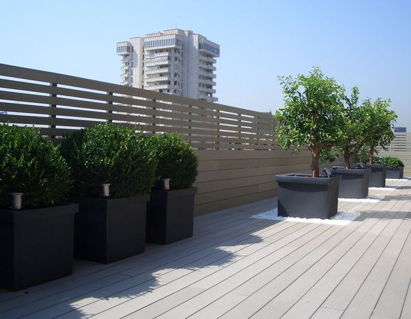 Terrasse bois composite Luz Natural, Composite Wood Deck, Outside Flooring, Wpc Decking, Outdoor Decking, Fence Paint, Exterior Cladding, Outdoor Space, Gazebo