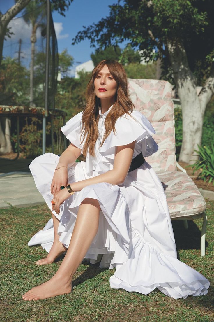 Elizabeth Olsen Photoshoot for InStyle México Elizabeth Chase Olsen, Elizabeth Olsen Scarlet Witch, Elizabeth Olsen Photoshoot, Celebrities Female, Favorite Celebrities, Celebs, Marvel Actors, Marvel Women, Marvel Girls
