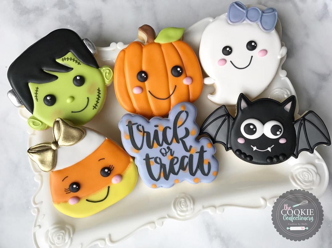 Holli on Instagram: “Looking forward to tomorrow's Halloween Beginner Cookie Decorating Class!!