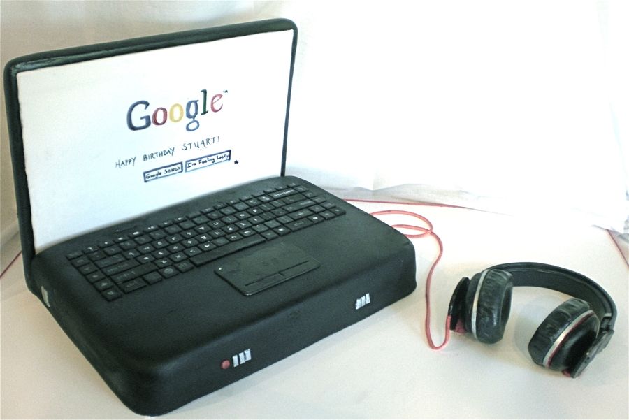 Laptop Computer Cake Dr Dre Beats Cake And Headphones All Edible Computer Cake Science Cake Novelty Cakes