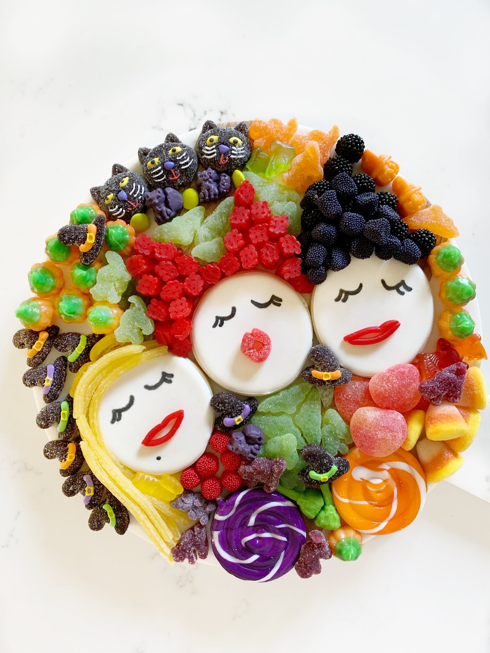Halloween Movie Night, Last Halloween, Halloween Goodies, Halloween Food For Party, Halloween Recipes, Holidays Halloween, Halloween Treats, Halloween Decorations, Halloween Cakes